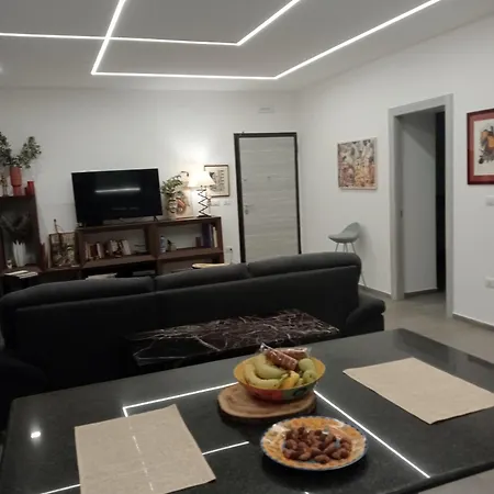 アパート La Casa Delle Api パテルノー
